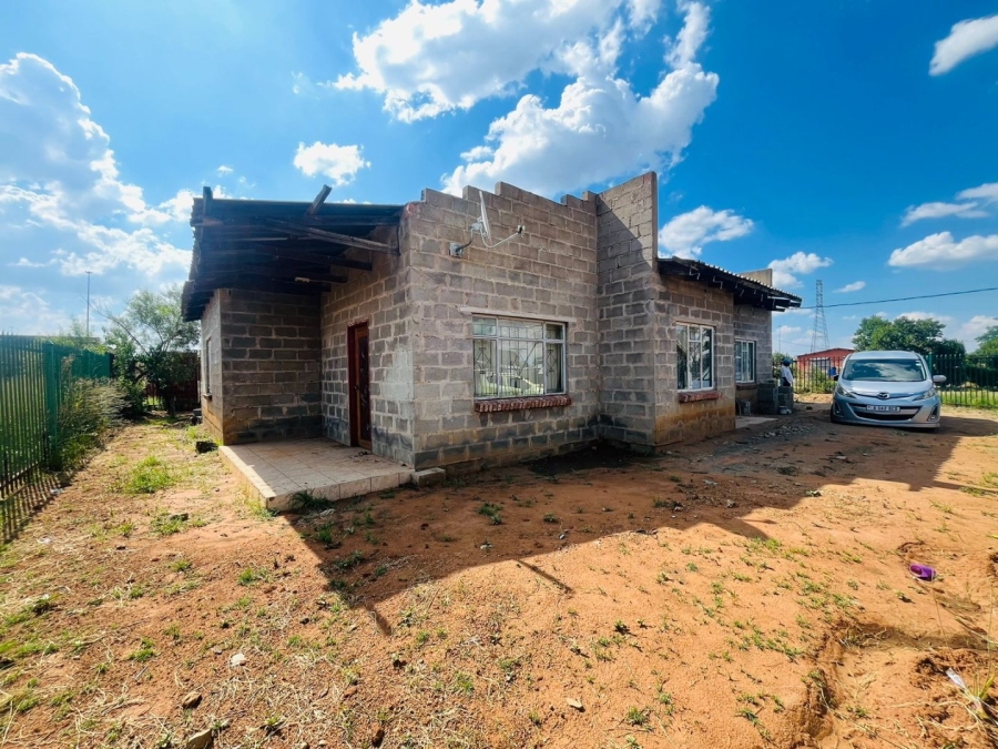 4 Bedroom Property for Sale in Grasslands Free State